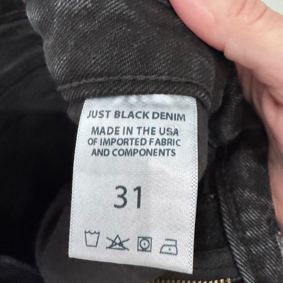 Black barrel leg jeans with raw hem. Worn once. - Picture 4 of 5